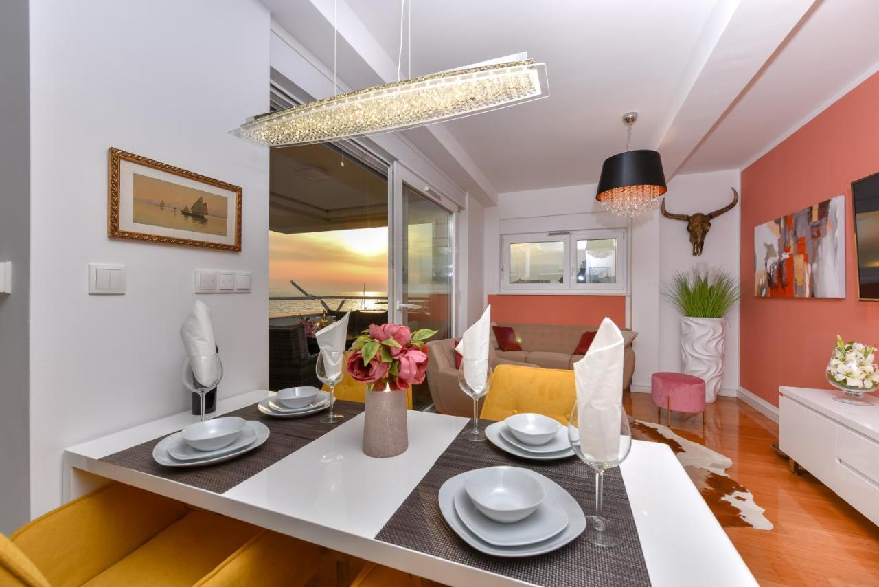 Apartment Mm Luxury Gold & Rubin