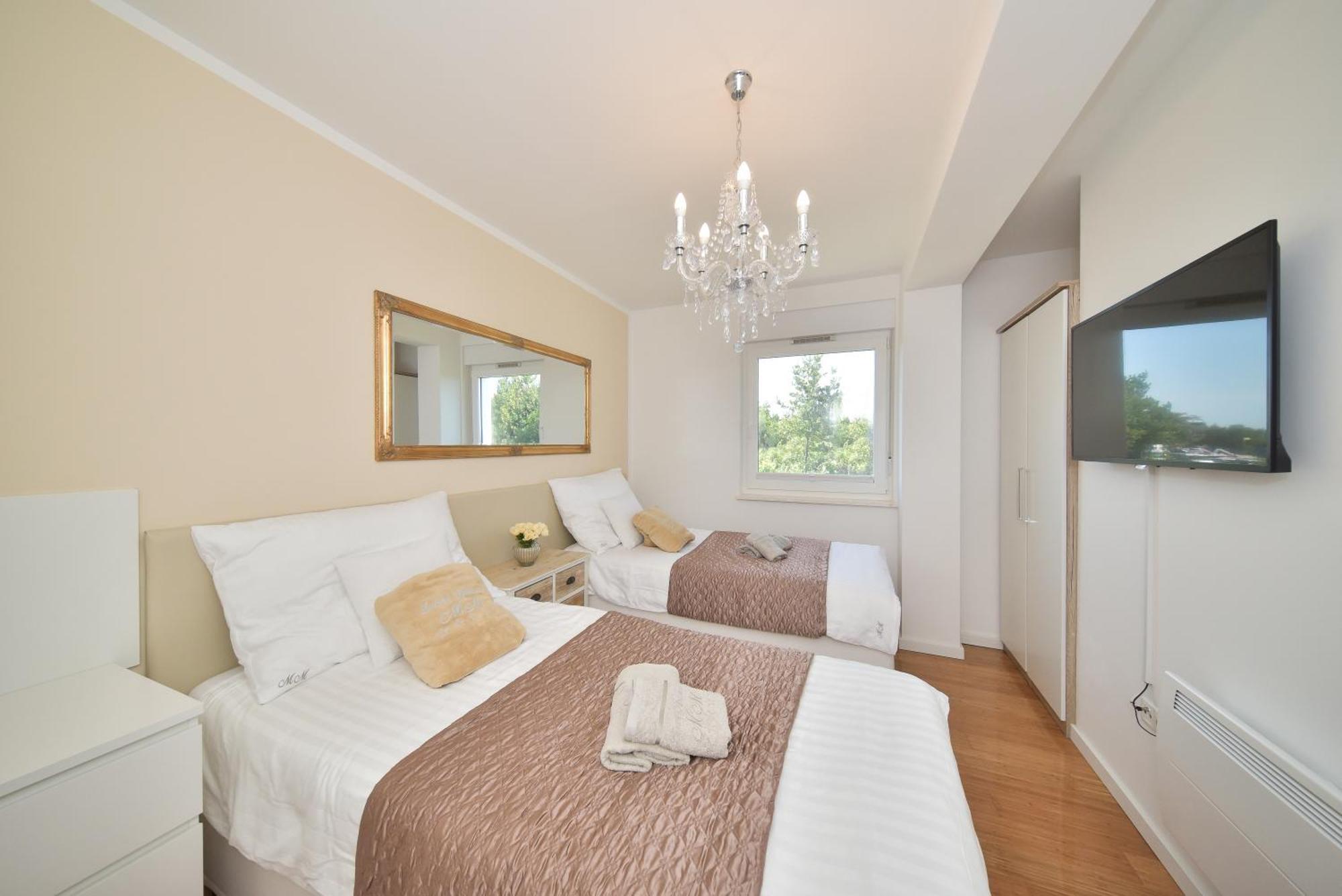 Apartment Mm Luxury Gold & Rubin *